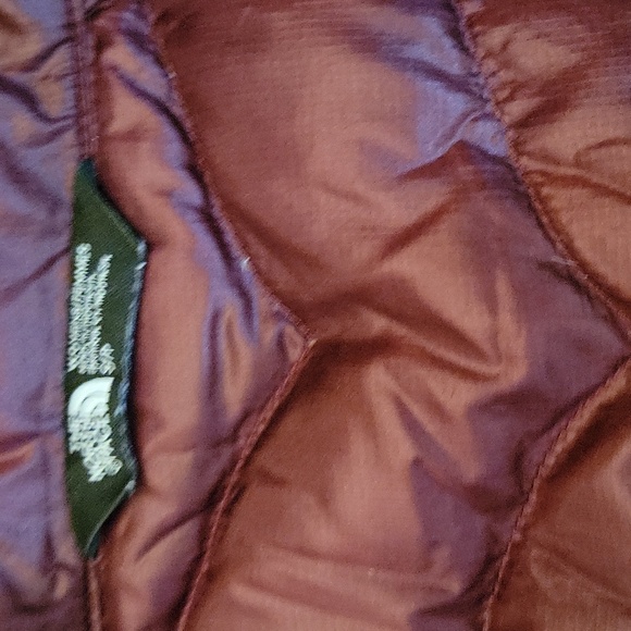 THE NORTH FACE Womens Puffer Small Burgundy - Picture 7 of 7